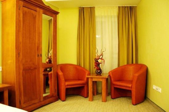 Hotel Lucy Star คลูจ-นาโปกา ภายนอก รูปภาพ